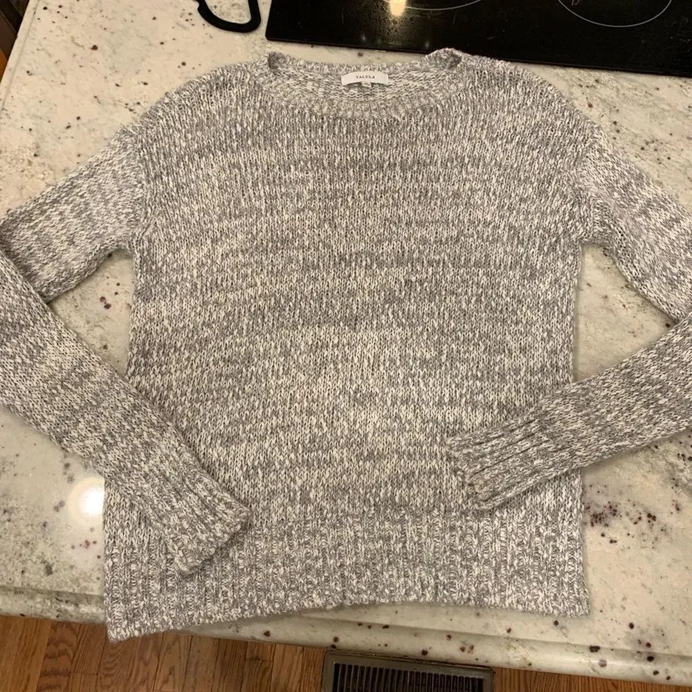 Talula Soft Gray Sweaterâsz XS or SâNWOT